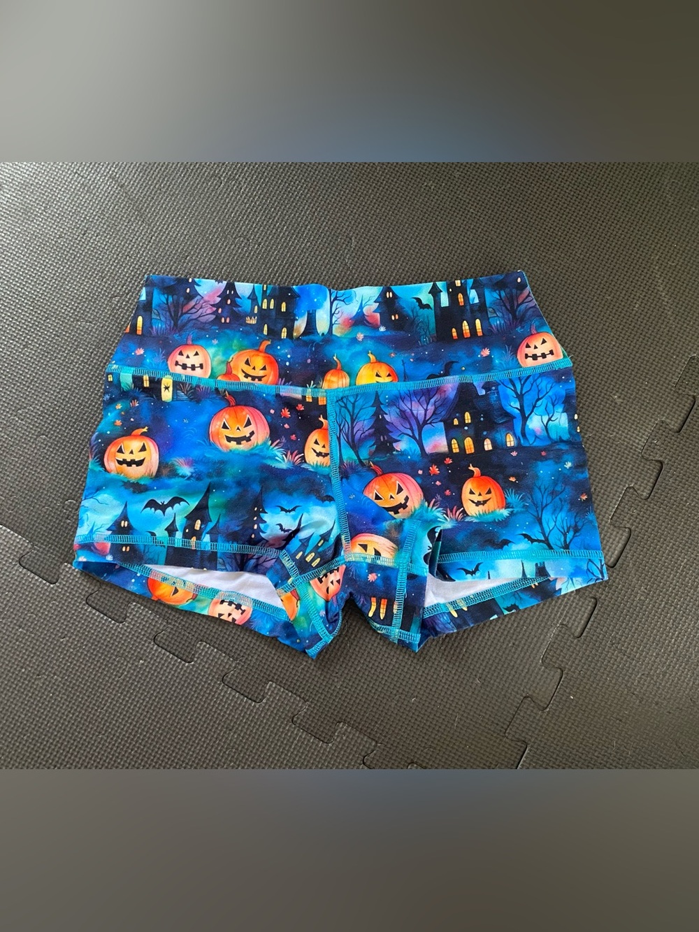 Rok The Box shorts, M